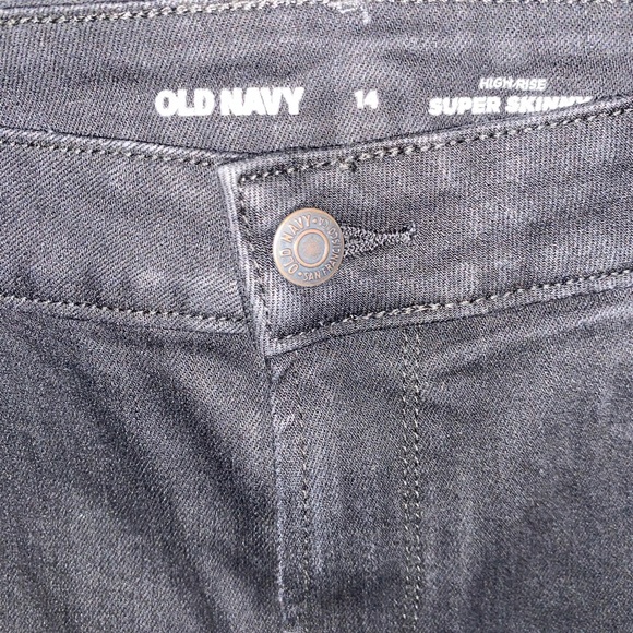 Old Navy Long, High-Waisted Wow Super-Skinny Ankle Jeans - Picture 2 of 4